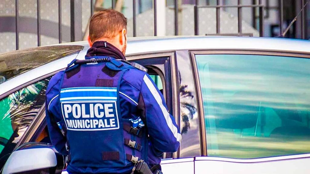 Suppression définitive du permis de conduire et 1500 € d’amende pour les automobilistes qui ont cet objet en voiture