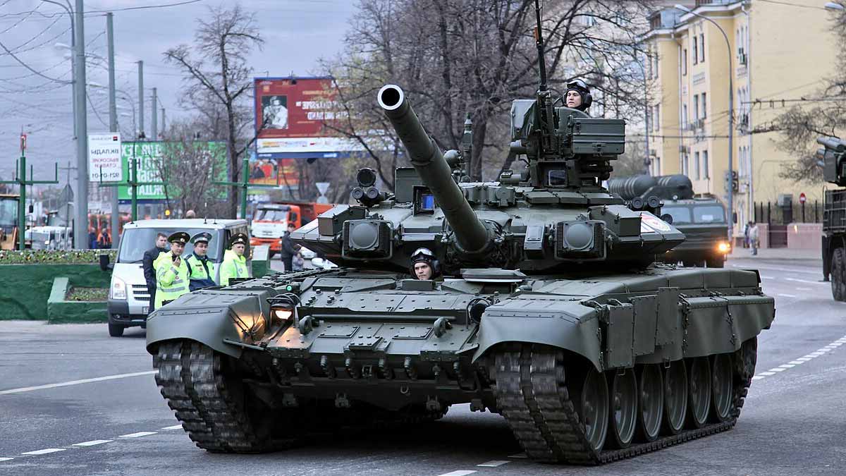 En inspectant un char T-90 capturé, des analystes dénoncent « les systèmes de vision nocturne viennent de fournisseurs occidentaux censés être sous embargo »
