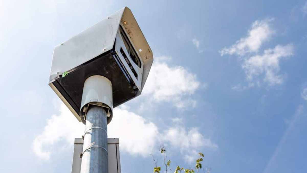 Ce nouveau radar ultra-performant débarque sur les routes en France : il flashe même sans excès de vitesse…