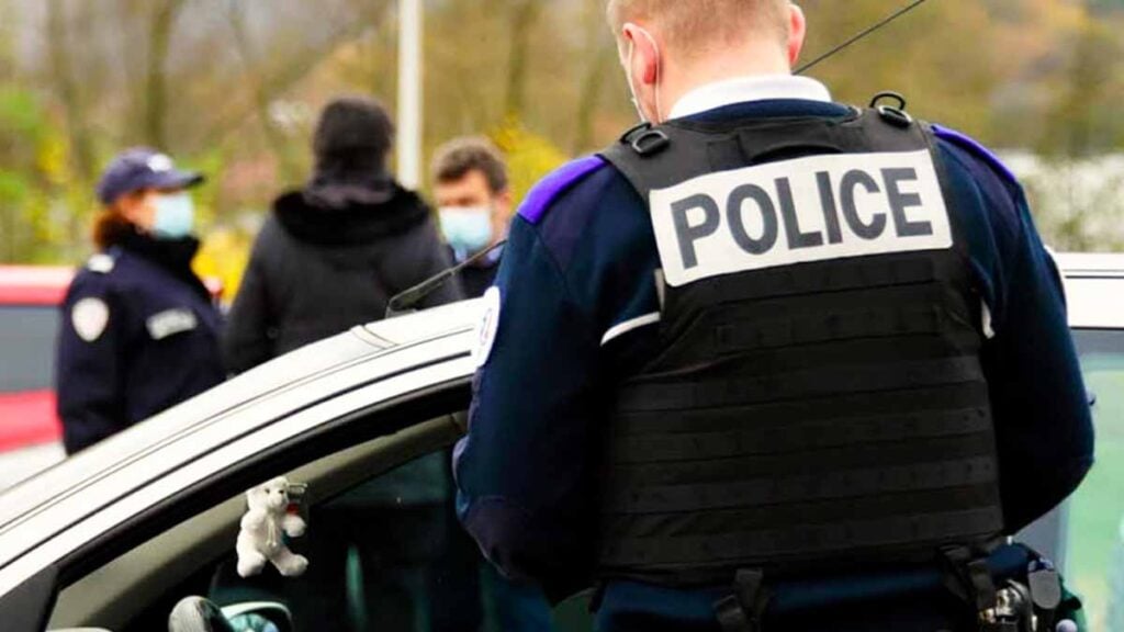 3 ans de suspension du permis, 135 € et 3 points pour ce geste que les automobilistes commettent au volant