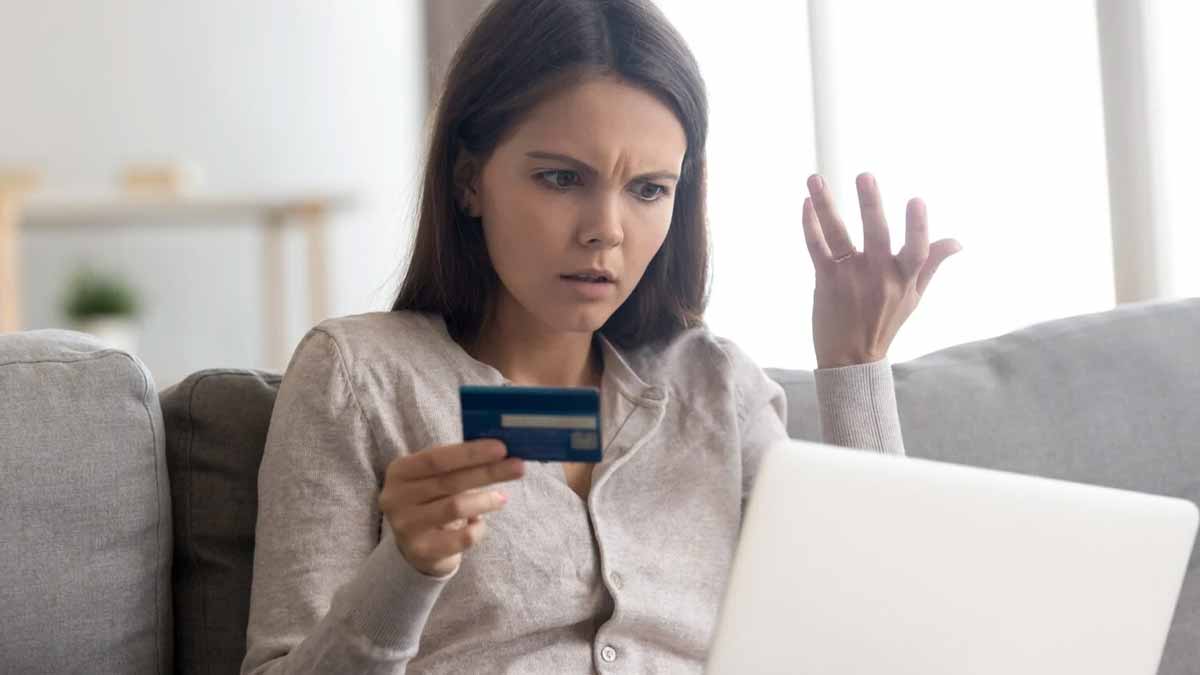 Cette arnaque à la carte bancaire prend de l’ampleur en France, la gendarmerie sonne l’alerte