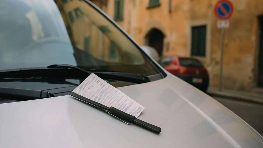 amende sur le parking d'un centre commercial