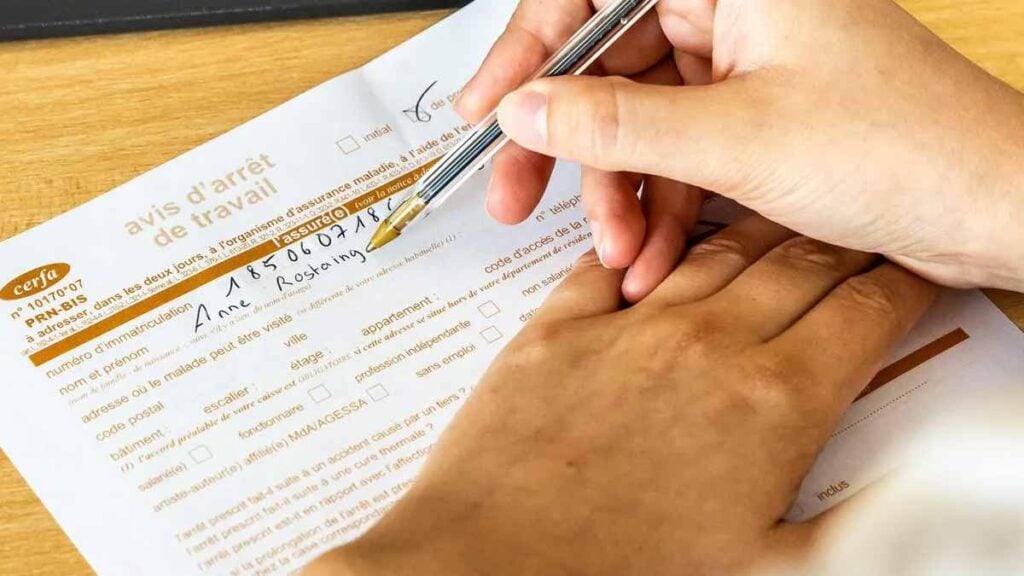 Arrêt maladie : le gouvernement serre la vis, voici les deux règles choc de la rentrée