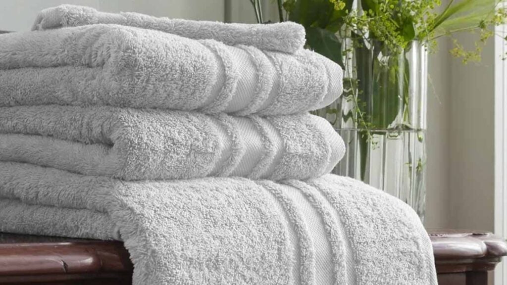 bandes de tissu sur les serviettes
