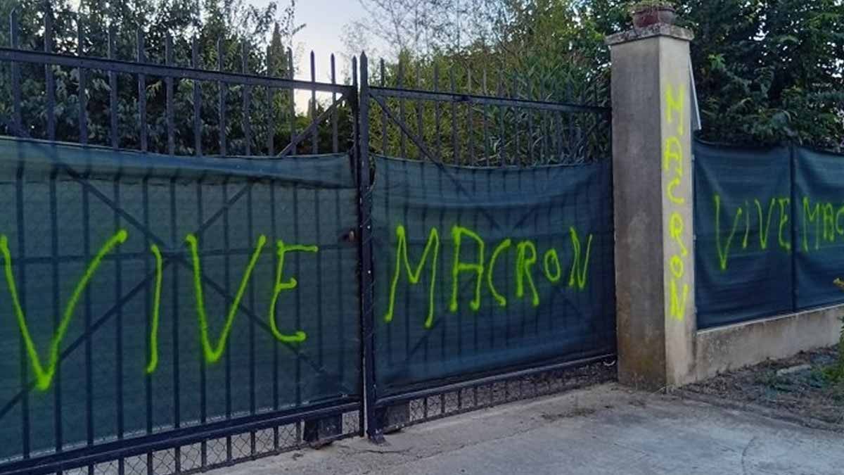 inscriptions Vive Macron