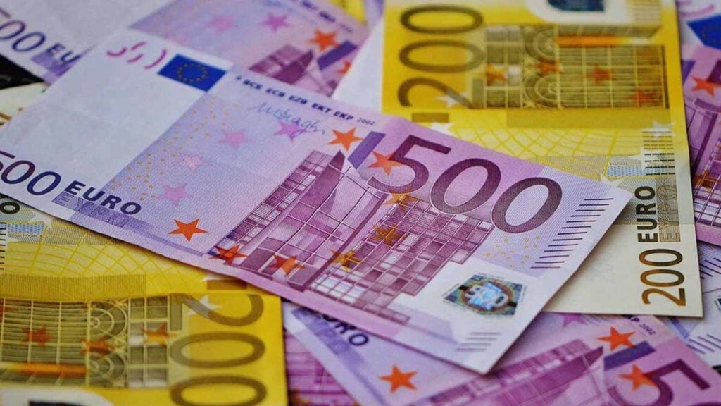 Pour encourager les Français à faire la grève de la carte bancaire ce mois de septembre, des restaurateurs vont faire des réductions de 10 % à ceux qui paient en espèces