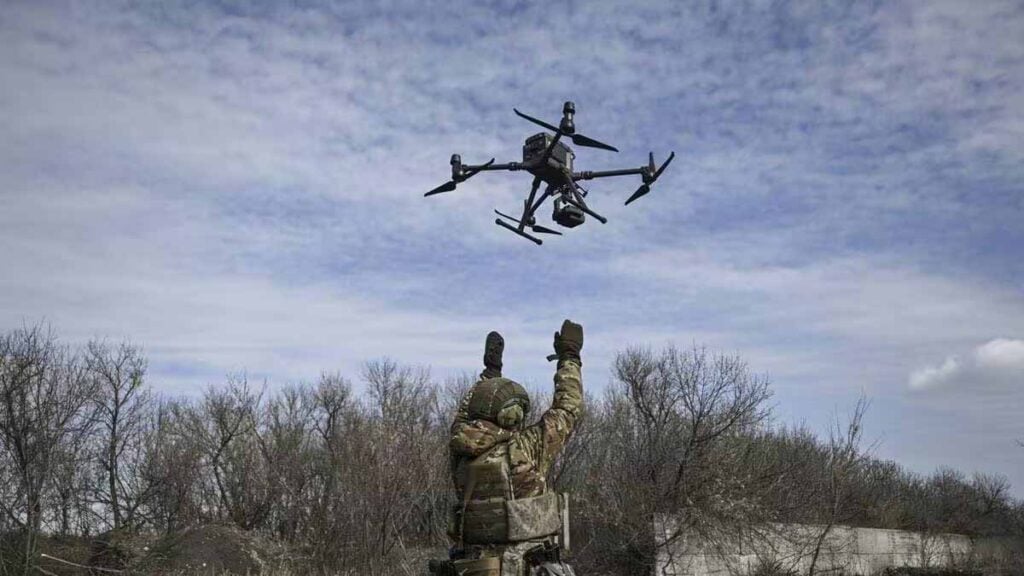 « Renault fabrique 4,5 millions de drones pour l’Ukraine » : le constructeur français délaisse les voitures pour l’armement et bouleverse le secteur militaire européen